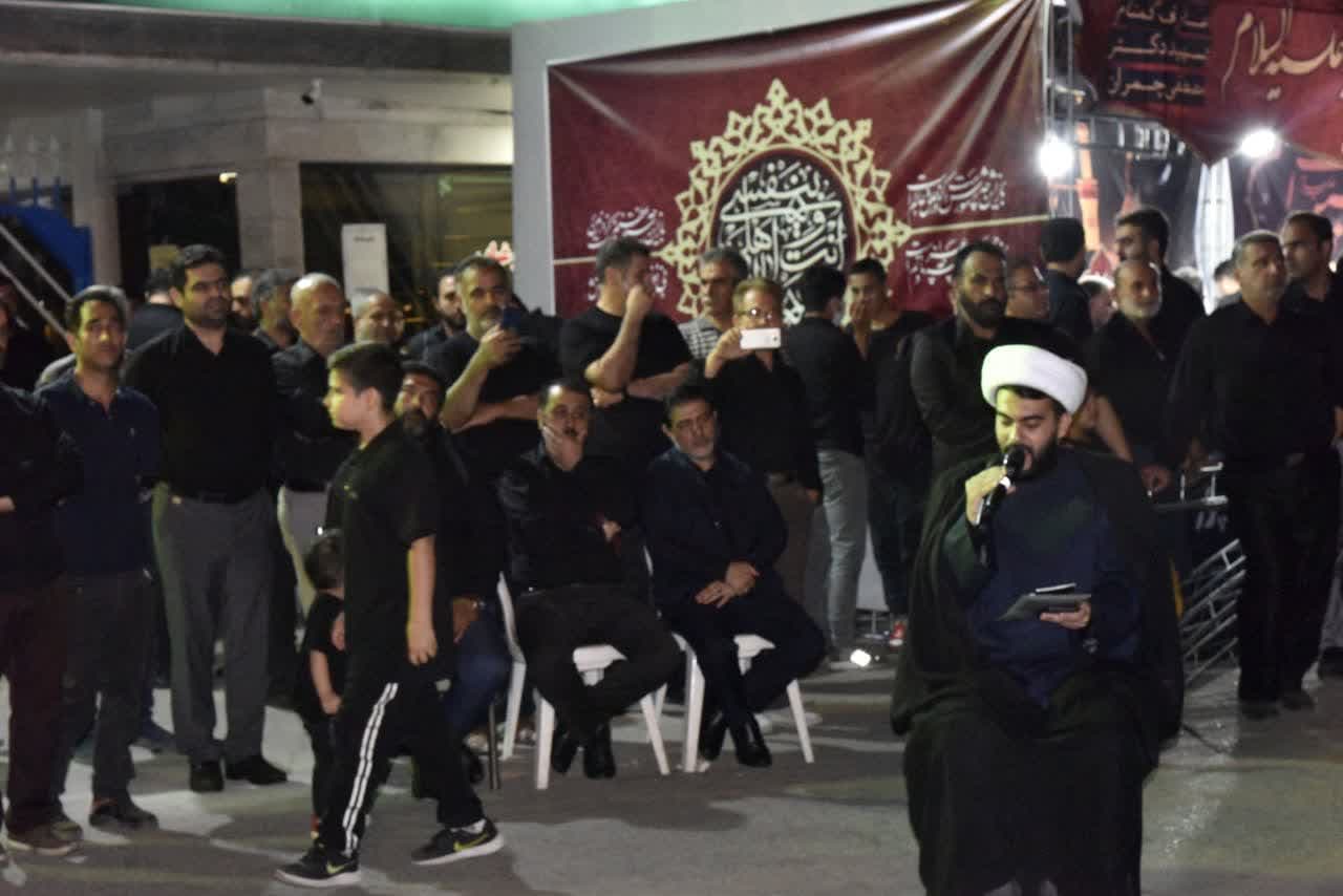 امروز قرآن تنها متعلق به مسلمانان نبوده و همهی پیروان ادیان به آن احترام میگذارند