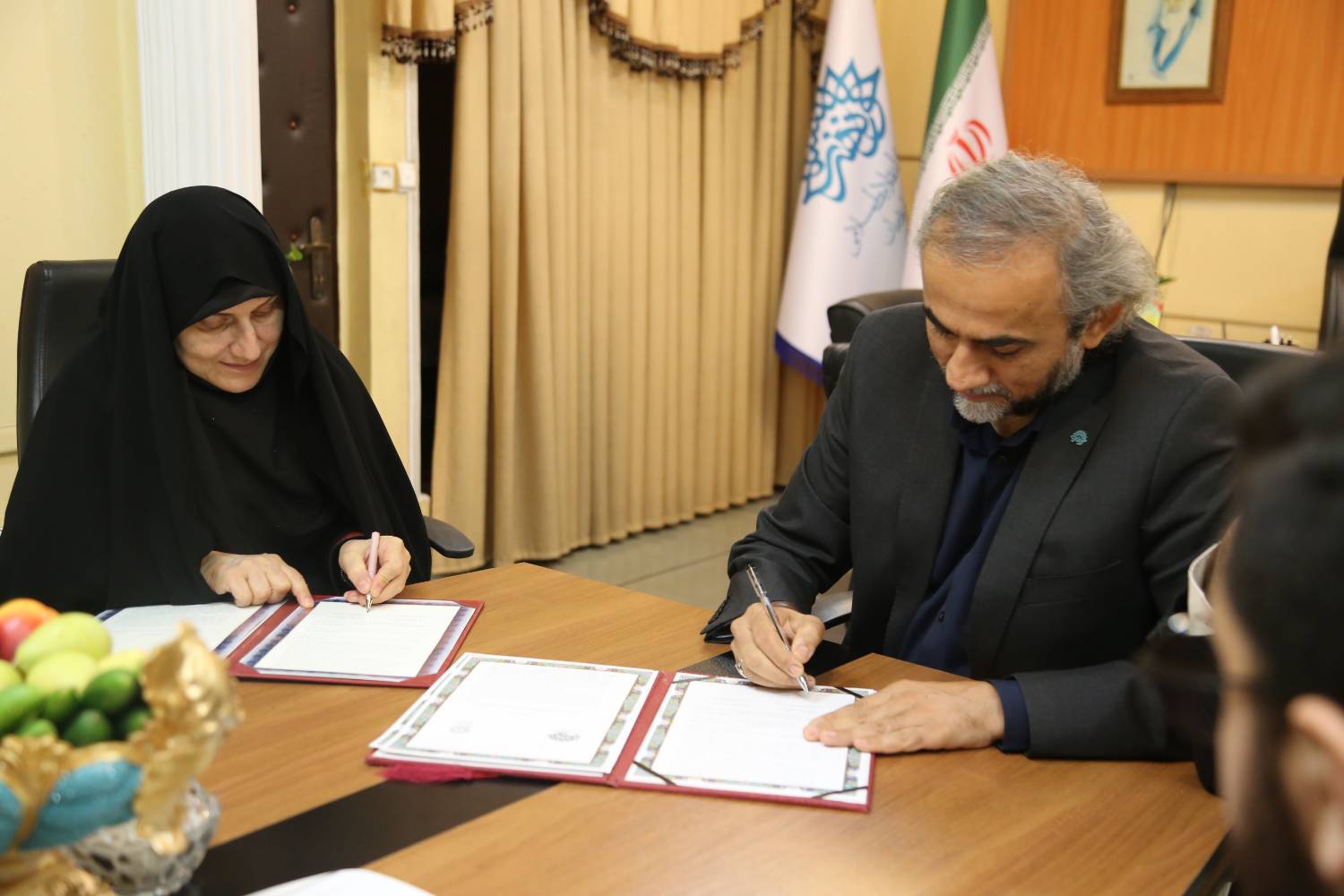 مدیرکل کتابخانههای عمومی مازندران با رئیس حوزهی هنری استان دیدار کرد