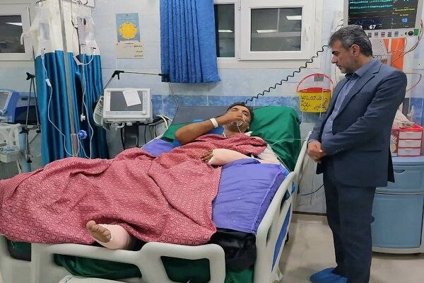 عیادت از راهداری که در حین خدمت دچار سانحه شد