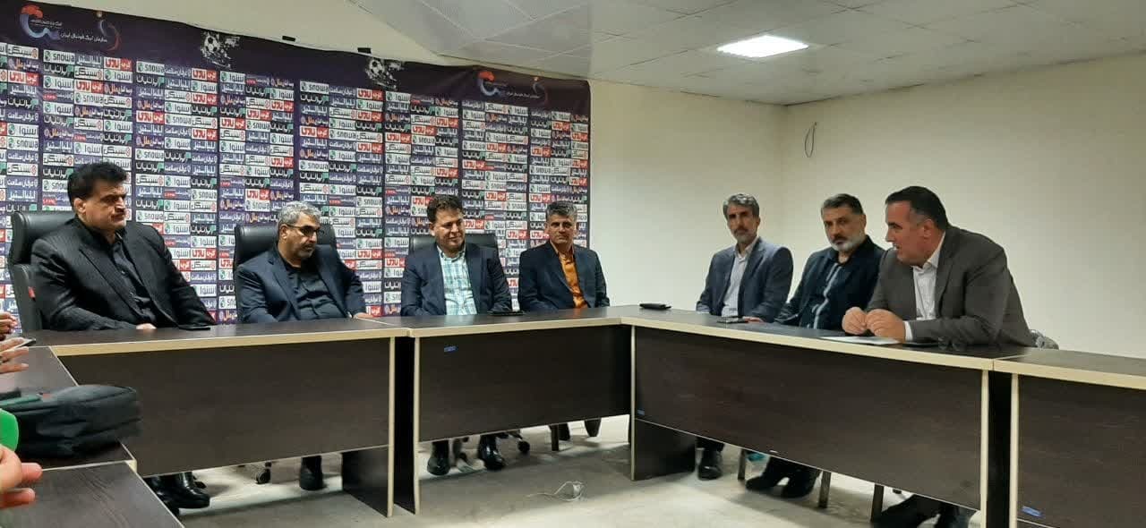 بازدید مدیرکل جدید ورزش وجوانان مازندران از ورزشگاه شهید وطنی قائم شهر