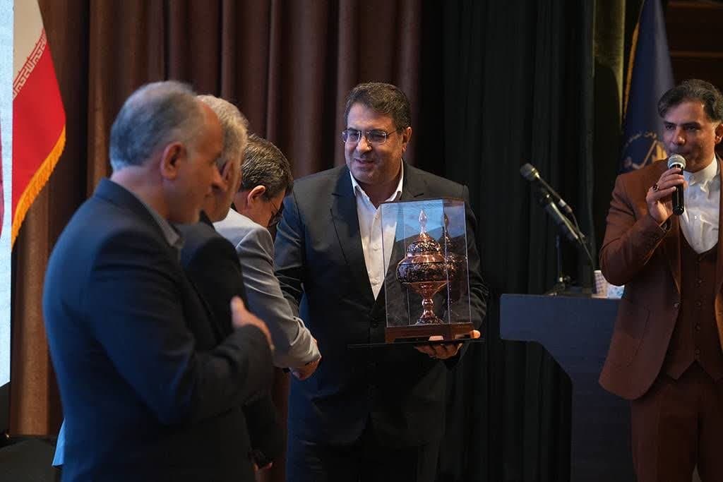 انتخاب مدیرکل زندانهای استان مازندران به عنوان مدیر نمونه کشوری