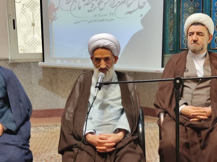 ارائه خدمات پشتیبانی در مدارس حوزه علمیه ضروری است