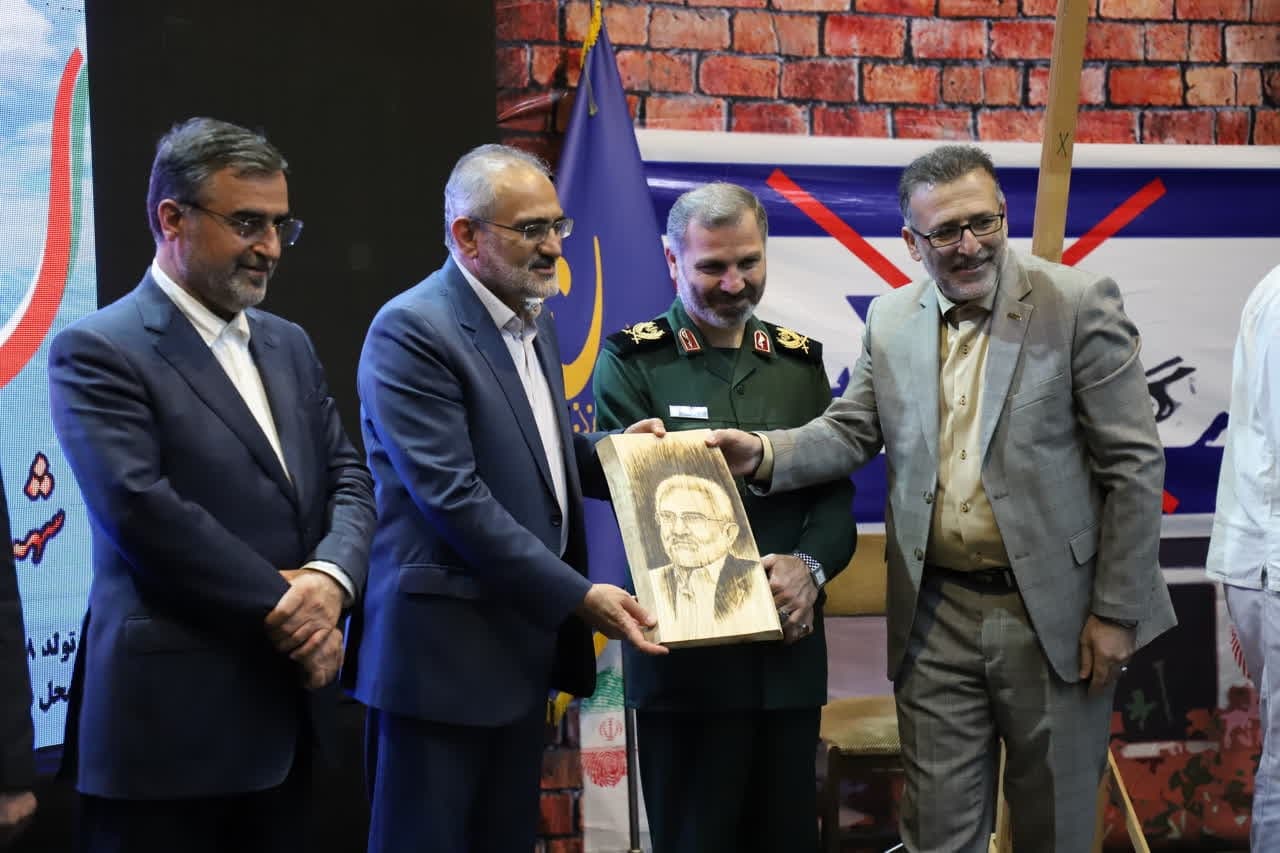 شهدا از تمام هستی خود برای امنیت ما گذشتند / پیروی از مکتب شهدا، گام زدن در طریق سعادت است