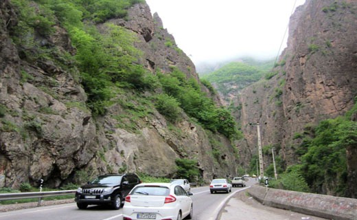 جادههای کوهستانی مازندران بارانی و لغزنده