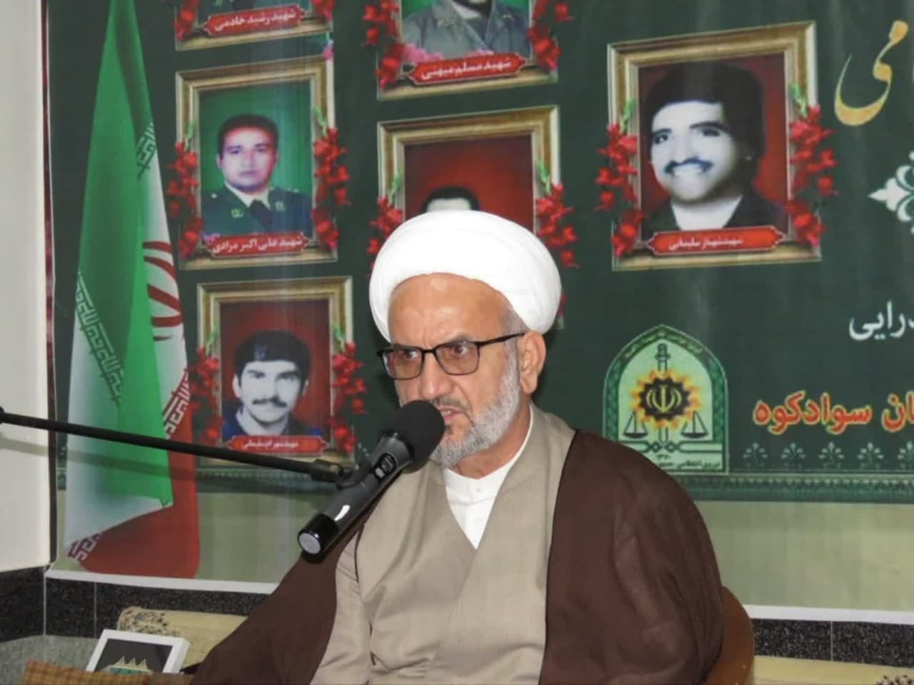 جمهوری اسلامی ایران، پرچمدار جبهه حق