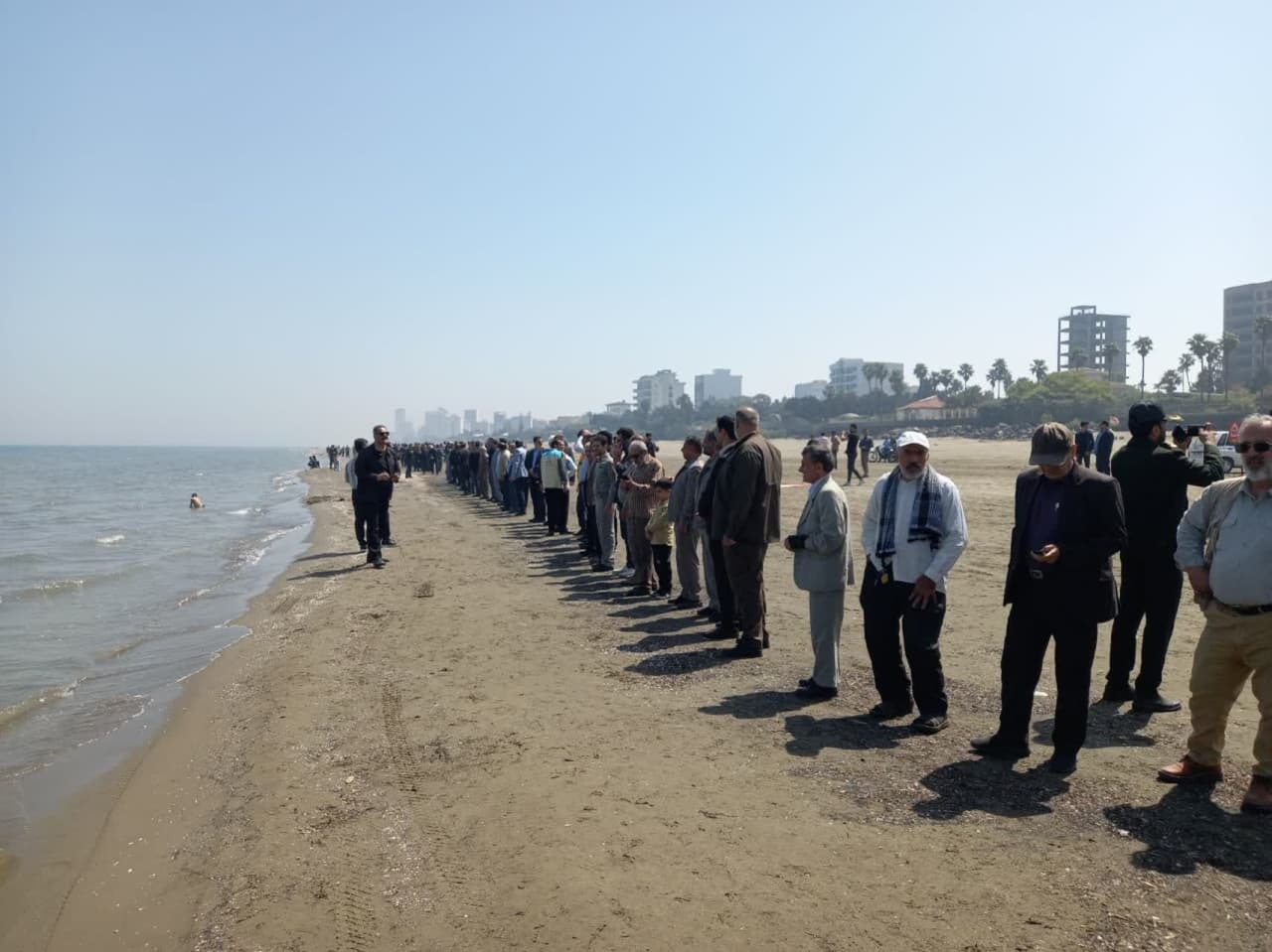 حلقه اتحاد مازندرانیها در سواحل دریا