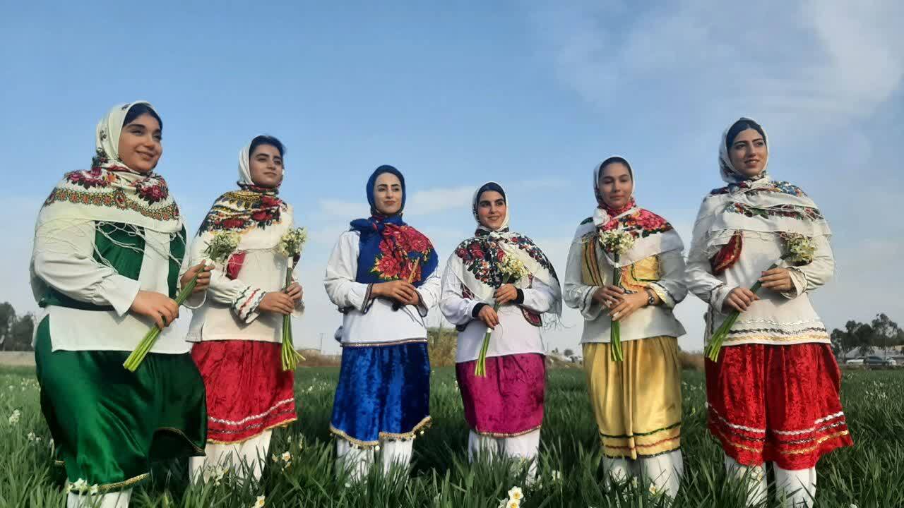 جشنواره ای با عطر گل نرگس در جویبار جشنواره ای با عطر گل نرگس در جویبار